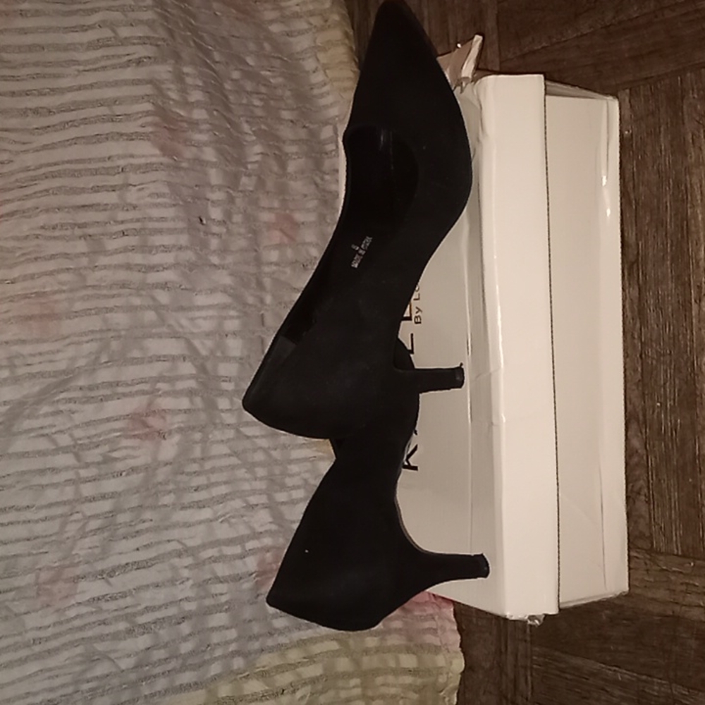 Shoes - Picture 2 of 4
